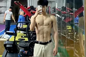 山东师大超帅的肌肉小哥，190cm的猛男又痞又帅又会撩啊图片