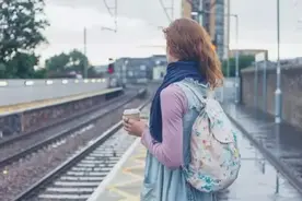 不管你多穷，以下四种人给的旧衣服，最好是拒绝图片