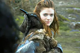 她是野人的幸运女神，现实中却是真正的英国贵族，美丽的似火人生图片