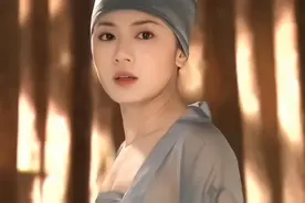 透视装、低胸衣、大浓妆，影视剧中的“尼姑们”颠覆了观众的认知图片