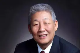 东方红卫星超重，孙家栋请求拆掉毛主席像章，周总理答应了吗？图片