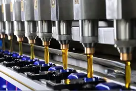 为什么避孕套上会有一层“油”？对身体有危害吗？图片