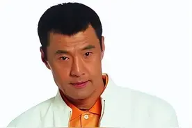 于荣光：痴迷拍戏，家庭全靠妻子撑起，63岁离婚后才明白前妻不易图片