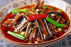 黄鳝不管怎么做，直接下锅是大忌，提前做好2步，又鲜又嫩不腥气图片