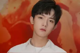 大瓜！女制片人自曝床照，称与多位男演员睡觉，两位鲜肉回应图片