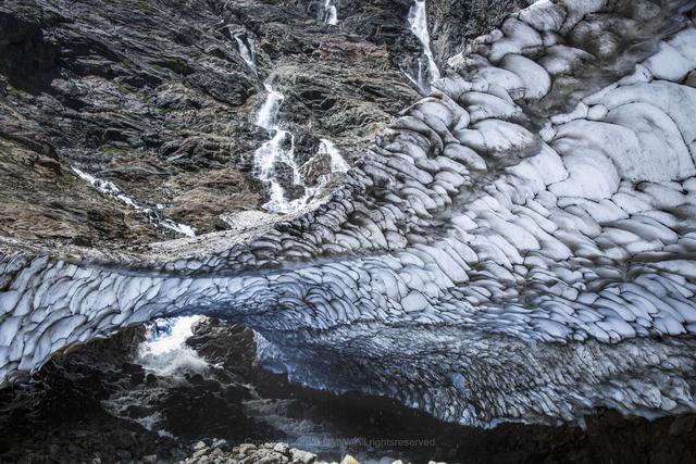 卡瓦格博高不可攀的原因？走进雪山腹地找寻事件的真相