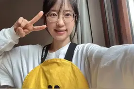 90后美女海归在北京豪宅里当住家保姆，月薪15000却被质疑想上位图片