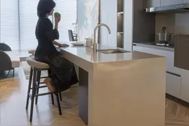 35岁姑娘独居48㎡小家，装修精致大气又高级，一个人也要精致生活图片