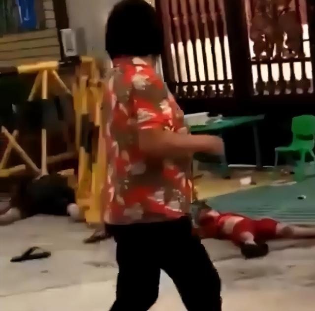 重大凶杀案，三名孩子三名老师当场身亡，知情人透露事情起因