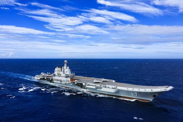 美国壮胆，菲海军司令登上中业岛，拍照留念气焰嚣张
