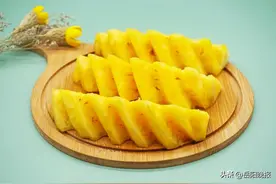 菠萝扎嘴是因为真有“针”？泡盐水不管用，你可以试试这样做！图片