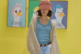 蓝盈莹真是太拼了，穿短裤还要露打底裤，“女团身材”真优越图片