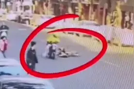 气愤！外卖骑手撞倒老人后竟加速逃逸图片