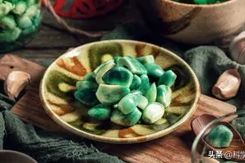 腊八蒜为何会变绿，放久了为何又会变黄？吃腊八蒜有好处吗？图片