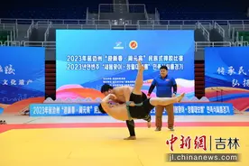 延吉举办民族式摔跤比赛 百余名选手摩拳擦掌“牵黄牛”图片