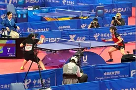 3：2惊险击败日本队 中国女乒夺得成都大运会女子团体冠军！图片