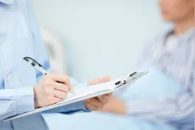 48岁女子确诊宫颈癌，子宫全切，身体这4处异常变化，别再忽视！图片