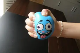 我和女儿在新加坡被毁三观，售货员：“这里是新加坡，不是中国”图片