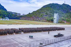 组图来袭！直击广西武警新兵队列会操一线图片