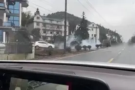 （视频）@太原人，迎接女婿的仪式感！女孩第一次带男友回家，父亲在门口放鞭炮迎接图片