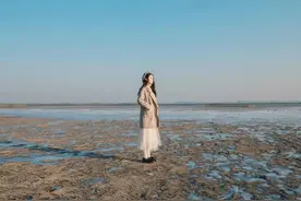 一个人最顶级的自律：不言苦、不劝善、不置评图片