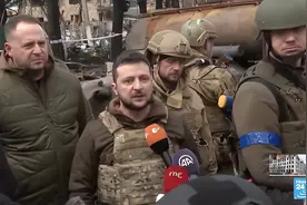 泽连斯基穿防弹衣视察布查 系开战以来首次离开基辅图片