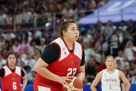 专访“女篮大宝贝”刘禹彤：奥尼尔曾经社媒为我点赞，平时最爱网购买头饰图片