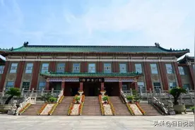 湖北荆州博物馆馆藏的男女古尸图片