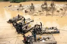 在非洲挖野黄金的中国人：矿工日记（一）图片