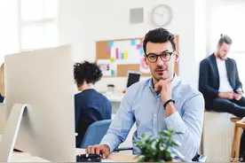 领导暗示你走人的8个表现，弄明白了，趁早离开公司吧图片