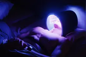 45岁男富豪每年花1000万、雇30个医生，实现返老还童图片