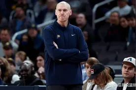 7胜6负东部第6，63岁老帅只用3板斧，摆烂队重建结束？图片