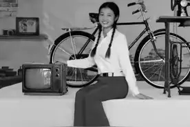 70年代一台12寸黑白电视430元，放到现在相当于多少钱？图片