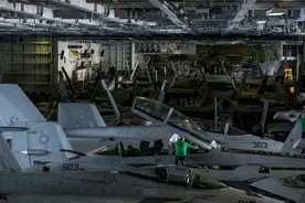 都是五代机，为什么歼20停在“车库”，F22却只停在恒温机库？图片