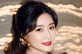 爱上陆毅，痴迷王志文，富豪老公入狱去世，她拿130亿笑着活下去图片