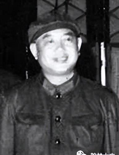 三秀才在秦城：关锋谩骂周总理，戚本禹善耍坏点子，王力精神失常