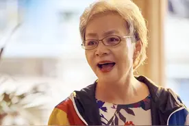 宋丹丹儿媳妇王博谷：嫁给小7岁巴图，被丈夫和婆婆当成宝图片