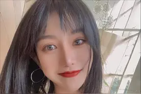 22岁成都萌妹晒健身照，大方展示优美曲线，网友：身高望尘莫及图片