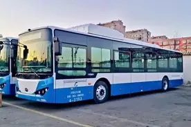 太原公交第二汽车分公司女修理工朱晓娜：刻苦钻研 她从一窍不通变成行家里手图片