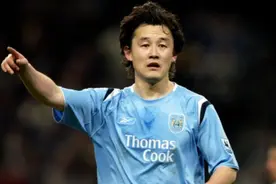 来自辽宁的十大足球名将图片