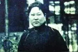 施剑翘：为报父仇，隐忍十年，在佛堂手刃仇人孙传芳图片