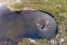 流入葡萄牙湖面地球破洞的水，都去哪里了？这种“深洞”很常见图片