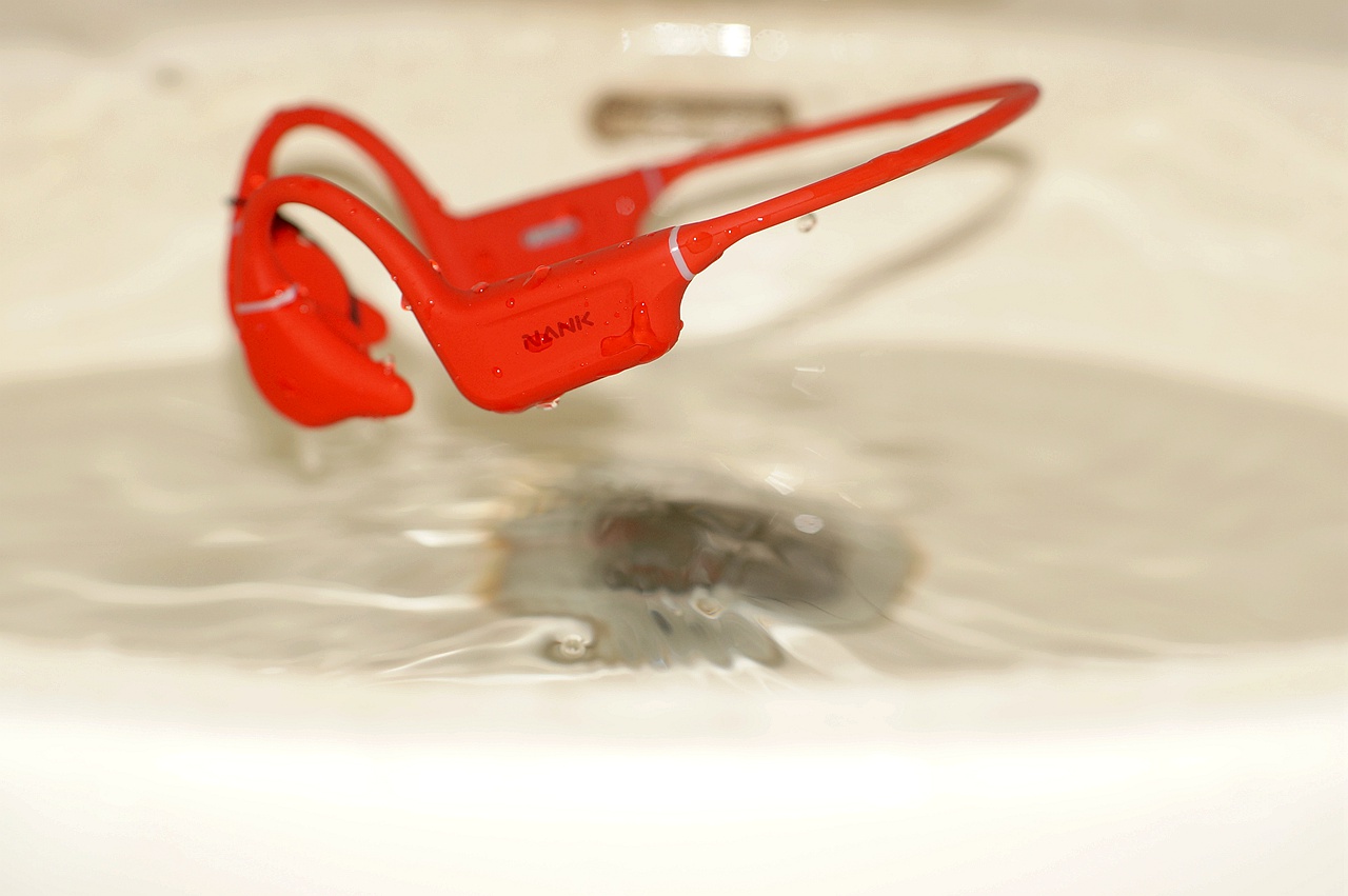 明星同款可以泡泳池的耳机不想试试吗