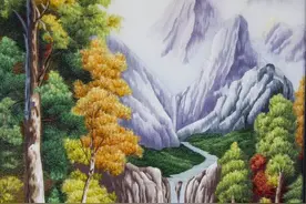 家里玄关挂什么画比较好？刺绣山水有灵：后山前水行大运图片