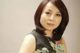 46岁河南女老板嫁给小19岁下属，50岁还生3胞胎，如今怎么样了？图片