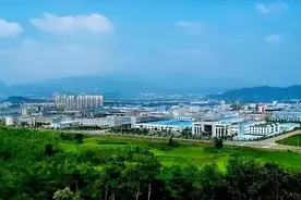 河南信阳有大学的县城，本来有4个，现在只剩两个了图片