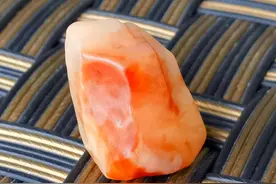 第一次接触沙漠漆，就喜欢上了它，为此策划了内蒙古捡石头自驾游图片