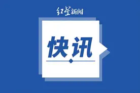 美国致黑人男子扼喉身亡的海军退伍军人被保释图片