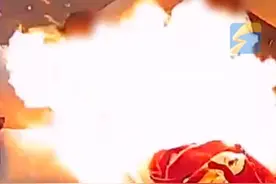 小孩玩氢气球瞬间爆燃，妈妈严重烧伤图片