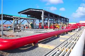 08年马来西亚叫停中国输油管道，面对高额赔偿金，总理亲自访华图片